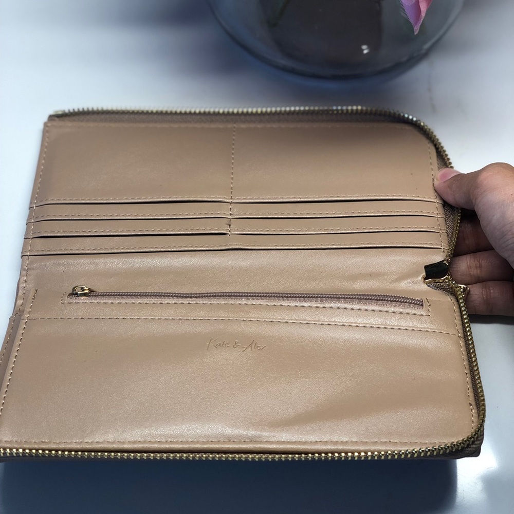 Kate & Alex Wallet - Picture 6 of 6